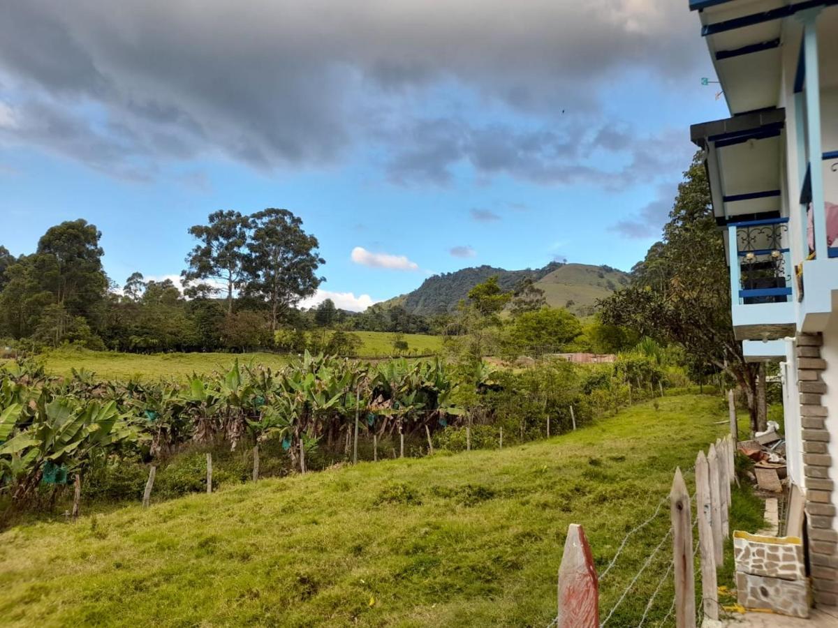 Hotel Vista Farallones คาร์ดิน ภายนอก รูปภาพ