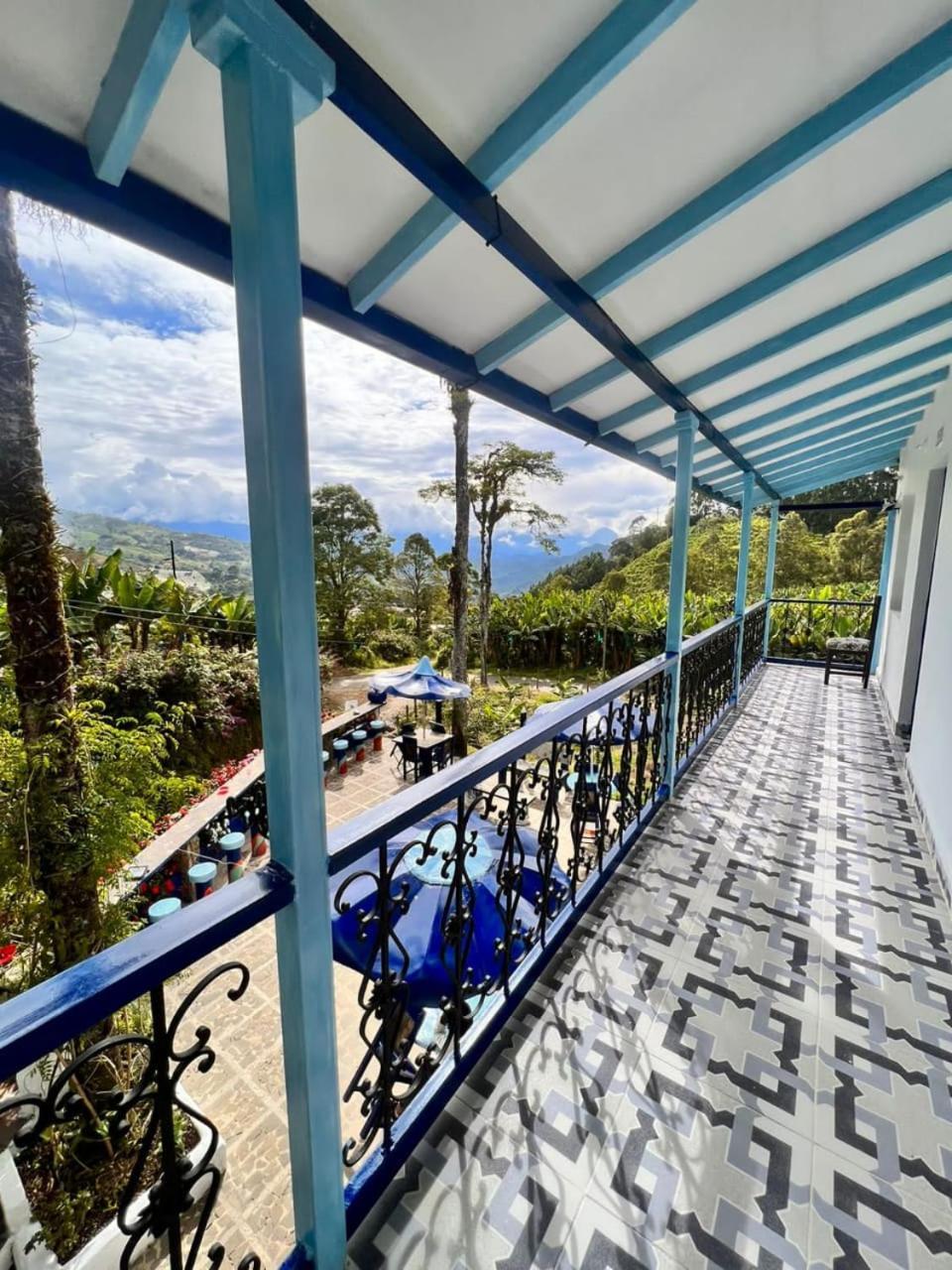 Hotel Vista Farallones คาร์ดิน ภายนอก รูปภาพ